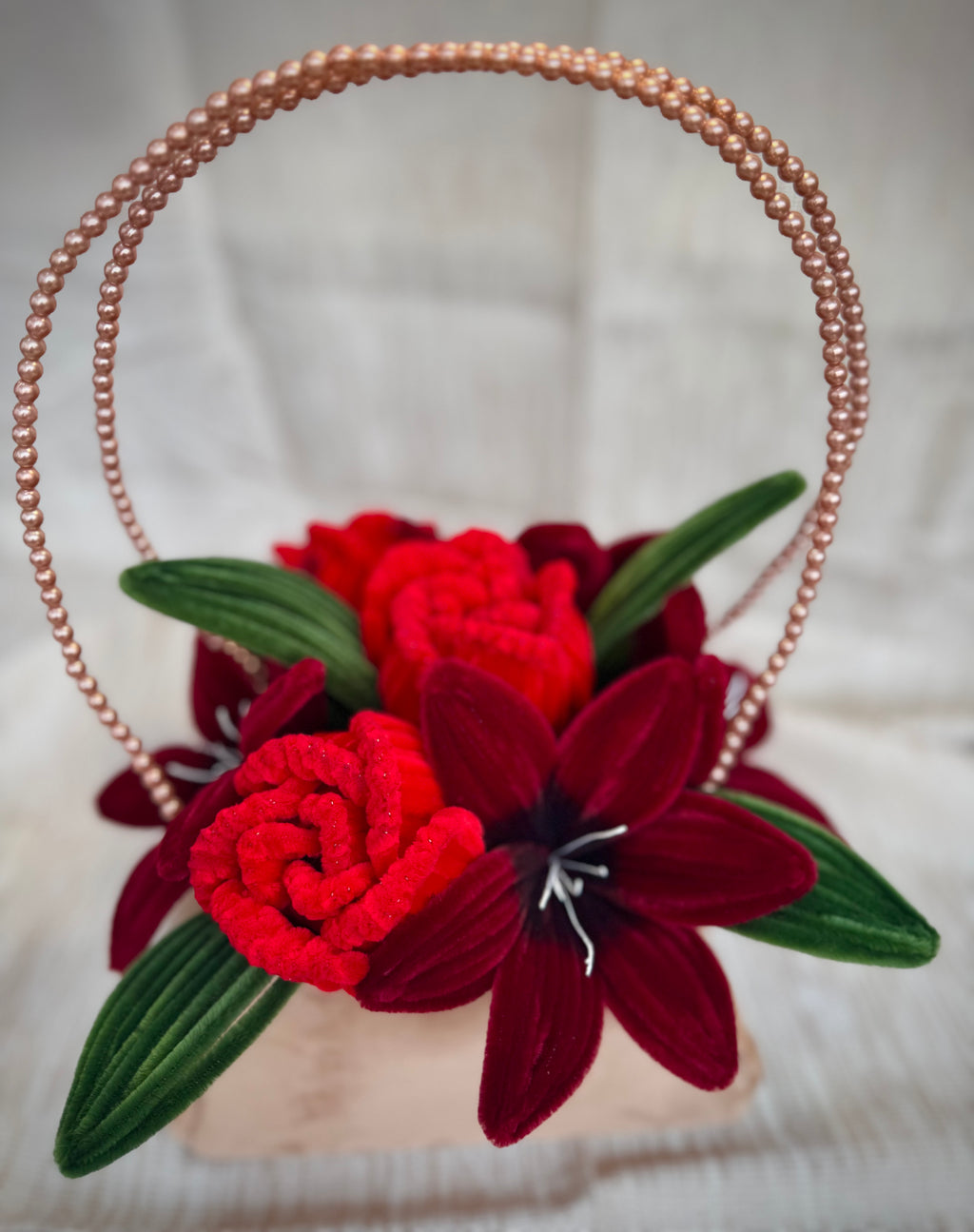 Poșetă florală cappuccino cu crini și trandafiri