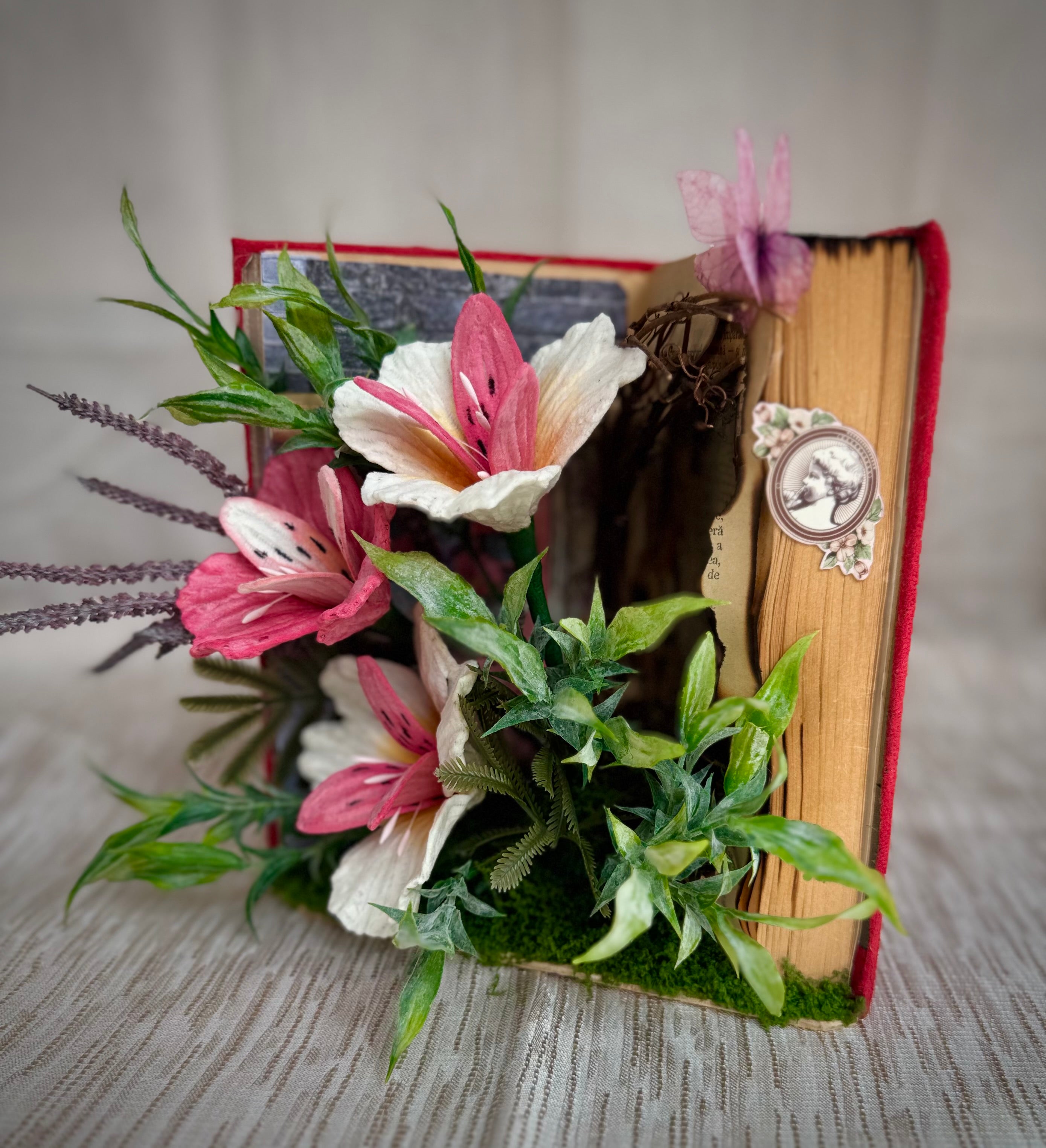 Carte florală decorativă cu Alstroemeria roz și albă
