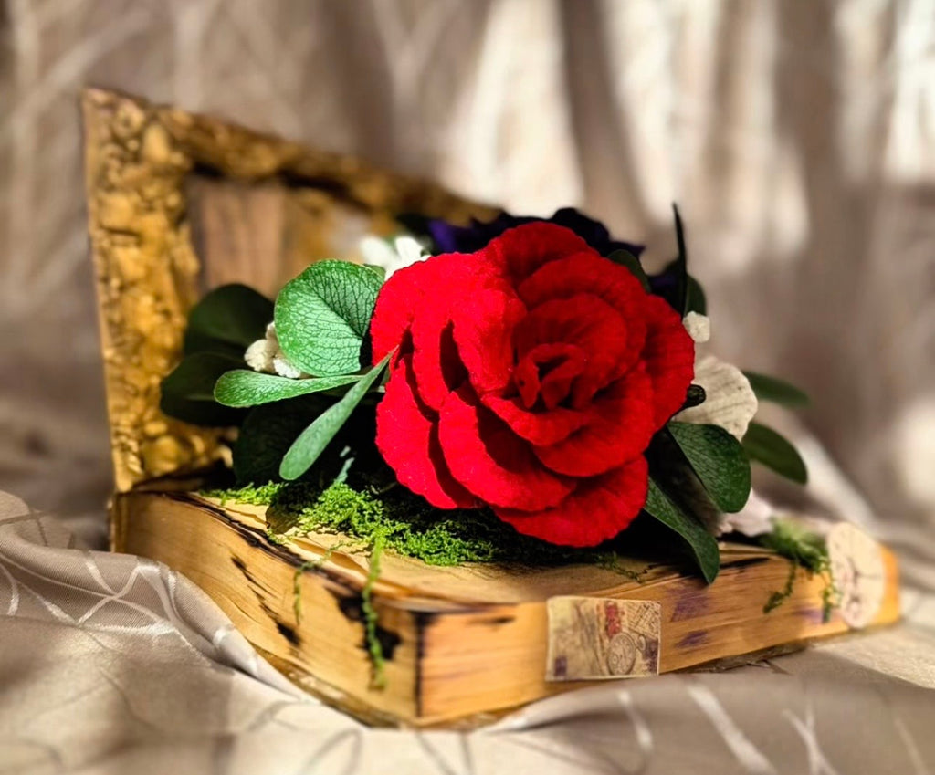 Carte florală decorativă cu trandafiri și anemone