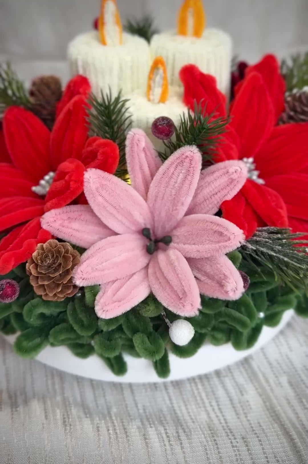 Centru de masă cu lumânări decorative și LED